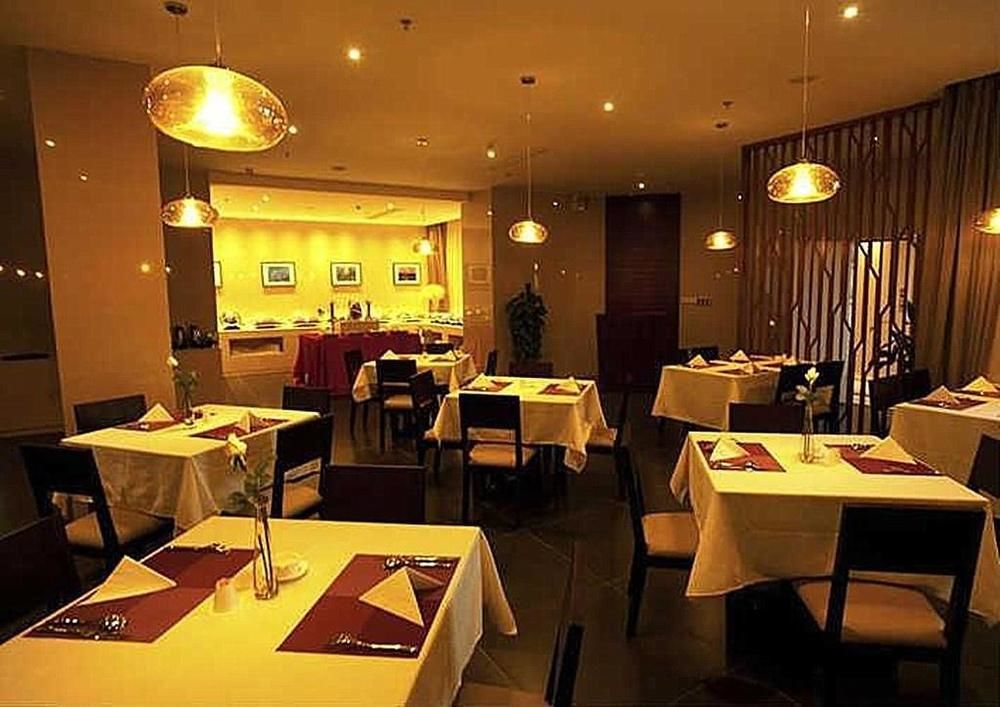 Heyi Hotel Hefei Changjiang Middle Road Екстериор снимка