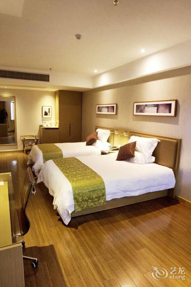 Heyi Hotel Hefei Changjiang Middle Road Екстериор снимка