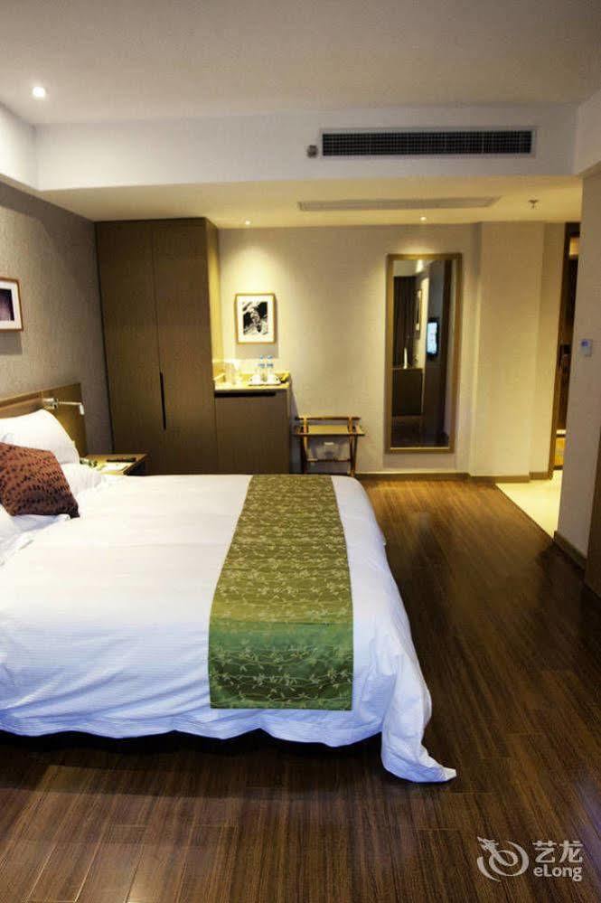 Heyi Hotel Hefei Changjiang Middle Road Екстериор снимка