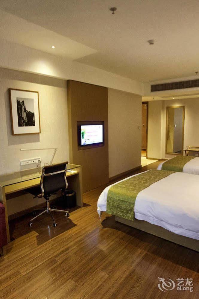 Heyi Hotel Hefei Changjiang Middle Road Екстериор снимка