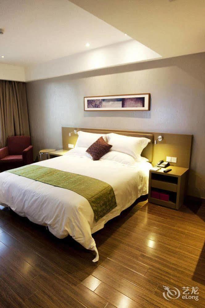 Heyi Hotel Hefei Changjiang Middle Road Екстериор снимка
