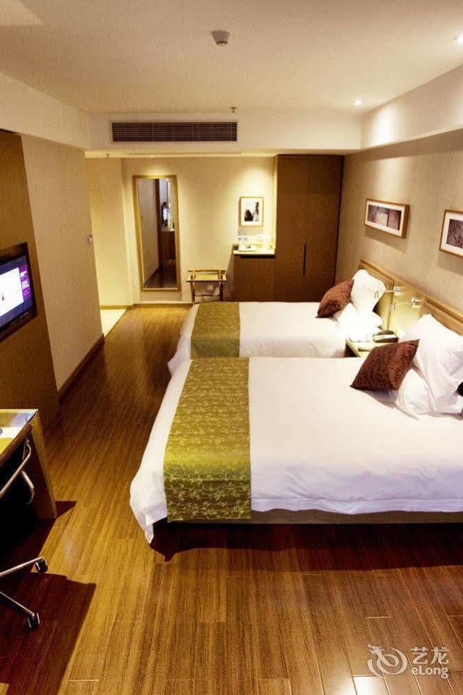 Heyi Hotel Hefei Changjiang Middle Road Екстериор снимка