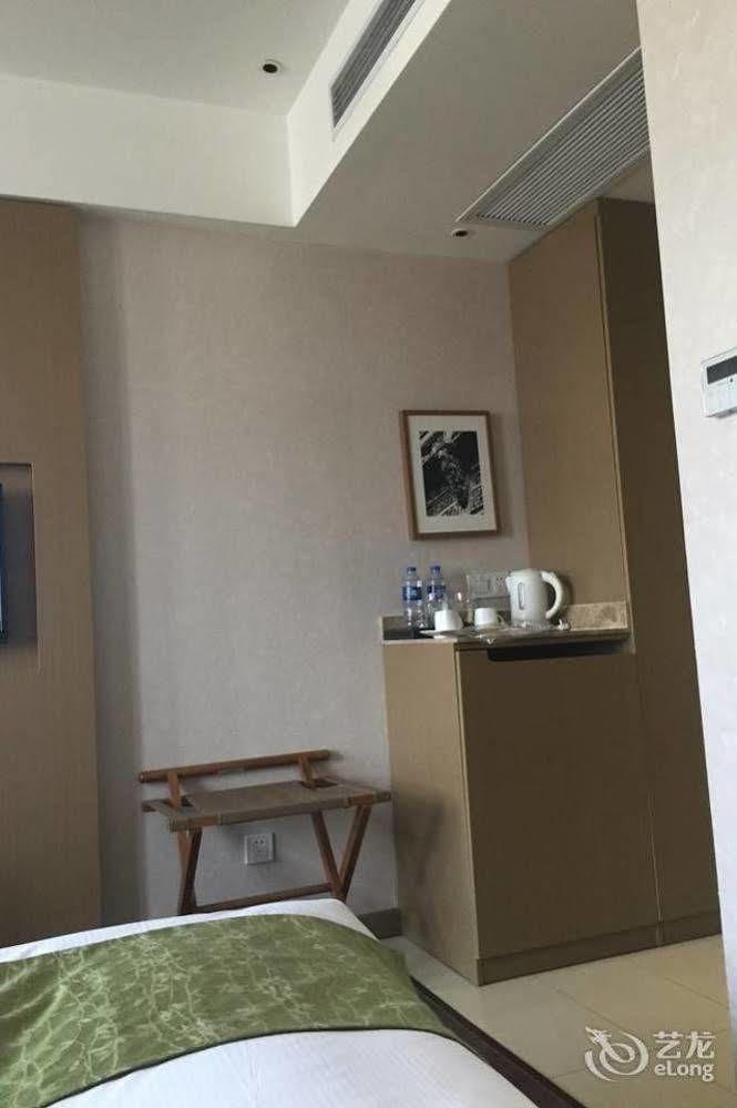 Heyi Hotel Hefei Changjiang Middle Road Екстериор снимка